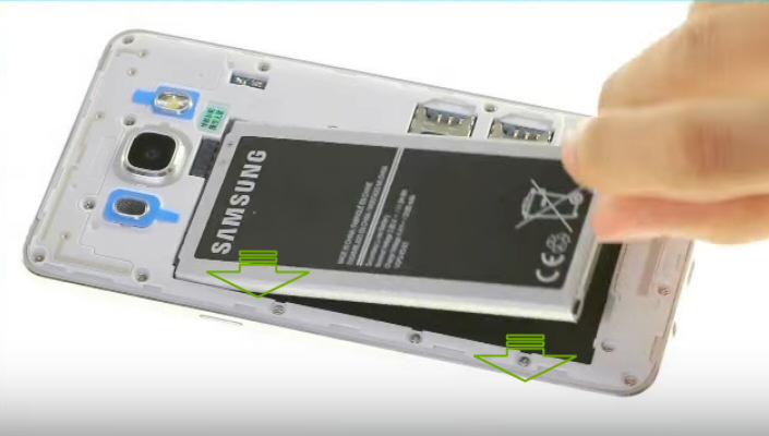 Remettre la batterie neuve Galaxy J5 2016